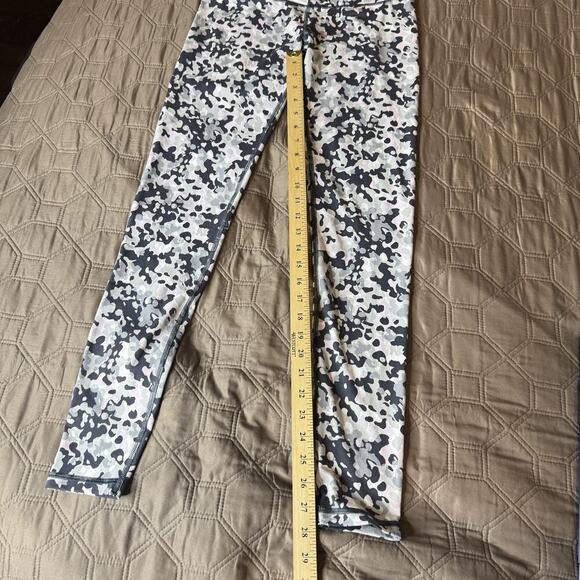 Victoria Sport sz Small Long Leggings Gray White Pink Animal Print Soft - Picture 8 of 8